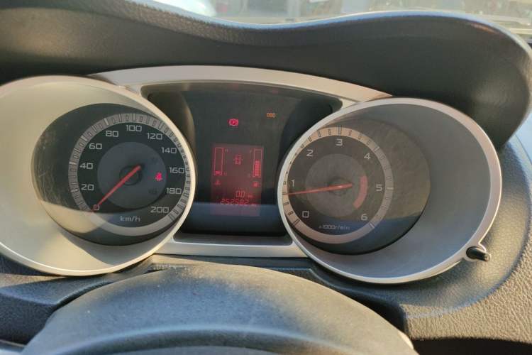 Used Land X8 2012 Explorer Edition 2.0T Diesel 4x4 Luxury Model Instrument Cluster