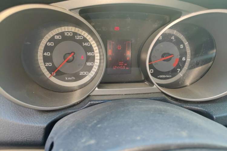 Used Land X8 2012 Explorer Edition 2.4L Gasoline 4X4 Ultra-Luxury Model Odometer Close Up