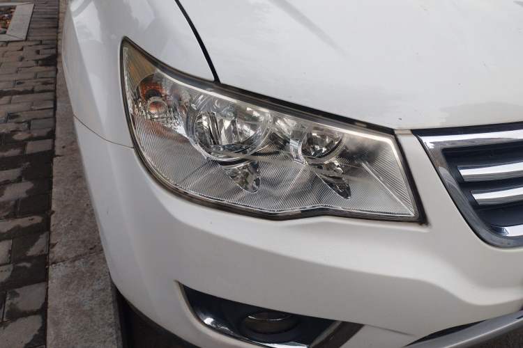 Used Land X8 2012 Explorer Edition 2.0T Diesel 4x4 Ultra-Luxury Model Right Front Headlight