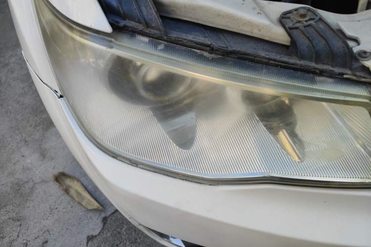 Used Land X8 2012 Explorer Edition 2.4L Gasoline 4X4 Ultra-Luxury Model Right Front Headlight