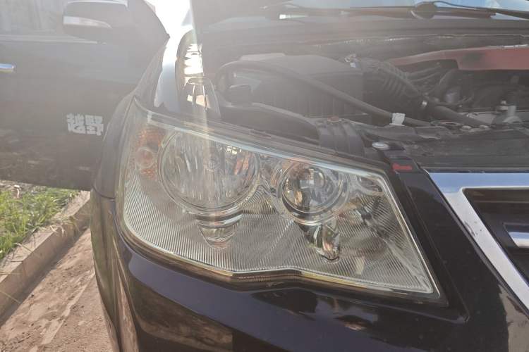 Used Land X8 2014 Explorer Edition 2.0T Gasoline 4x4 Ultra-Luxury Model Right Front Headlight