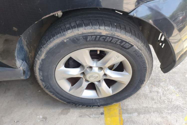 Used Land X8 2014 Explorer Edition 2.0T Gasoline 4x2 Luxury Model Right Front Wheel Hub