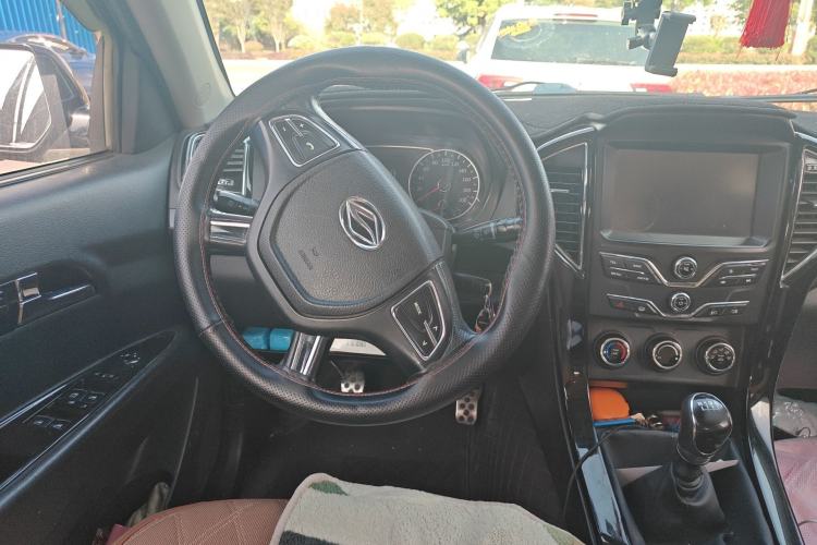 Used Land X8 2014 Explorer Edition 2.0T Gasoline 4x4 Ultra-Luxury Model Steering Wheel