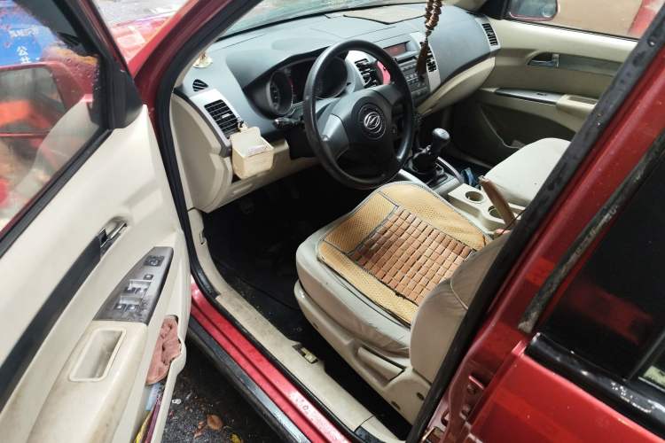 Used Land X8 2014 Explorer Edition 2.0L Urban Pioneer Version Driver Seat
