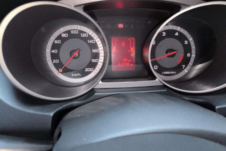 Used Land X8 2014 Explorer Edition 2.0L Urban Pioneer Version Odometer Close Up