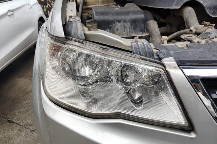 Used Land X8 2014 Explorer Edition 2.0T Diesel 4x4 Luxury Model Right Front Headlight