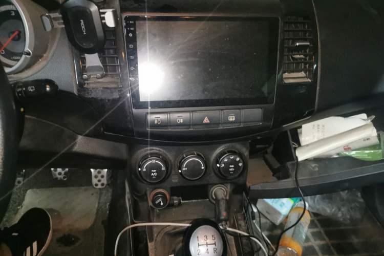 Used Land X8 2014 Explorer Edition 2.0T Diesel 4x2 Ultra-Luxury Model Audio And AC Panel