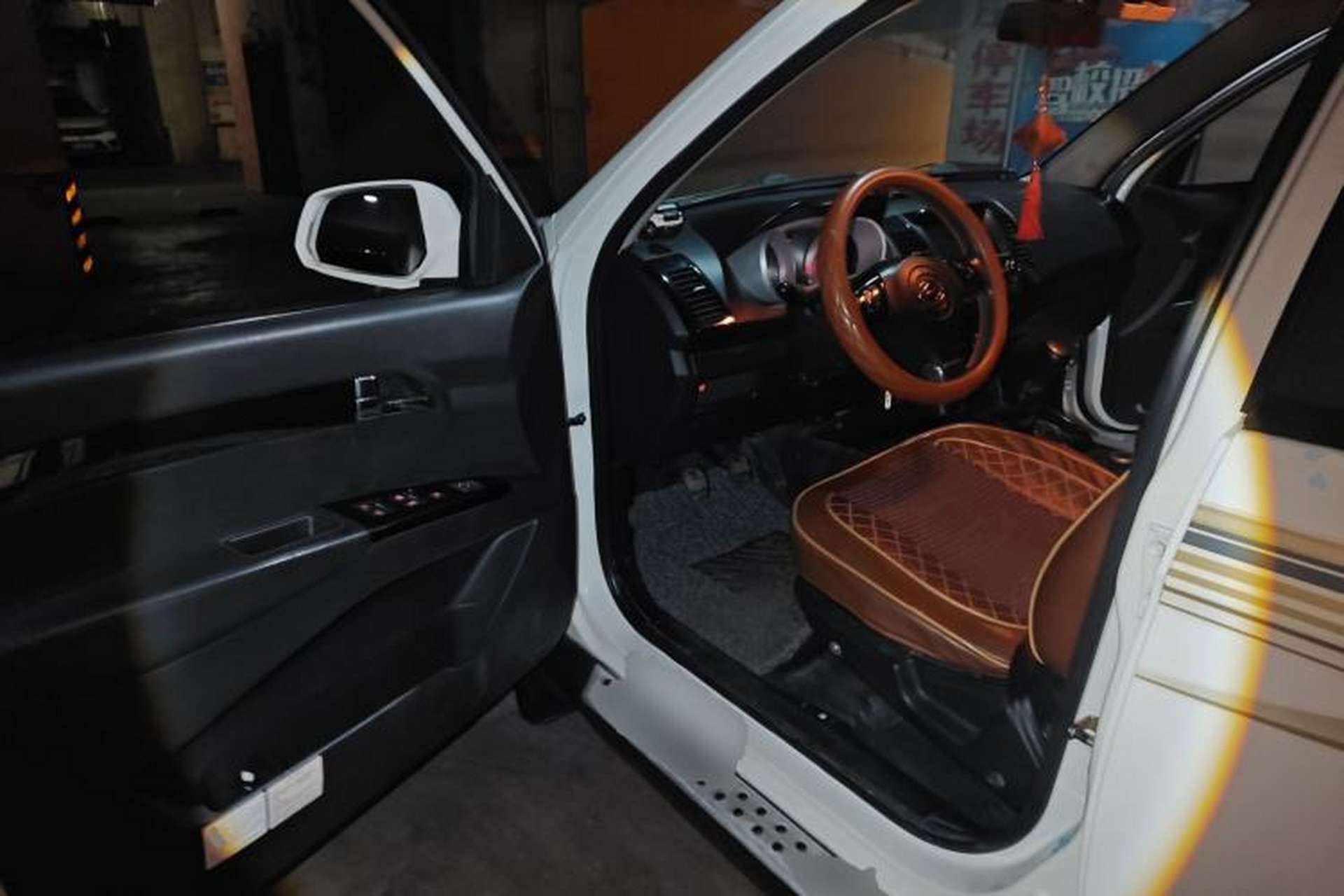 Used Land X8 2014 Explorer Edition 2.0T Diesel 4x4 Luxury Model Driver Seat