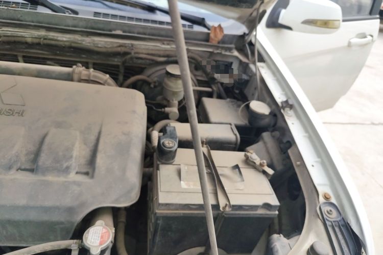 Used Land X8 2014 Explorer Edition 2.0L Urban Pioneer Version Engine Bay Left