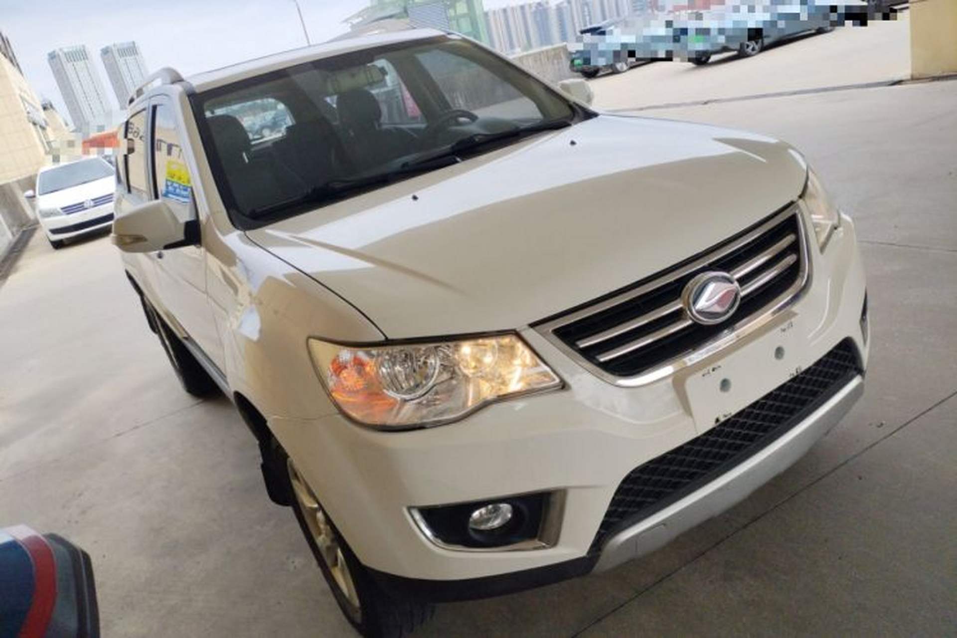 Used Land X8 2014 Explorer Edition 2.0T Diesel 4x2 Ultra-Luxury Model Exterior 2