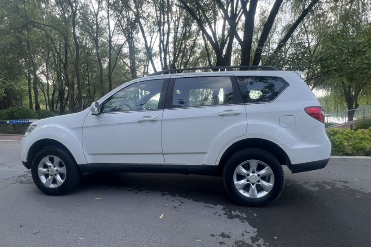 Used Land X8 2014 Explorer Edition 2.4L Gasoline 4x4 Luxury Model Exterior 2