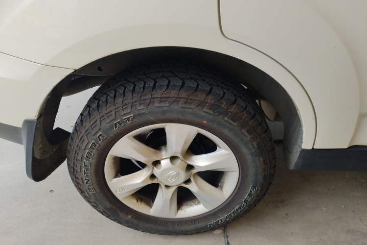 Used Land X8 2014 Explorer Edition 2.0T Diesel 4x2 Ultra-Luxury Model Exterior 8