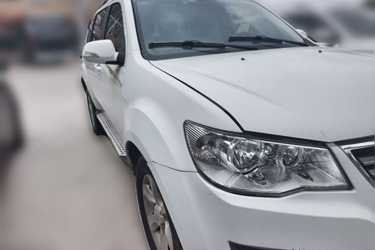 Used Land X8 2014 Explorer Edition 2.0T Diesel 4x2 Luxury Model Front Right 45 Deg