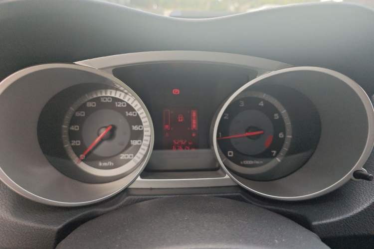 Used Land X8 2014 Explorer Edition 2.0T Gasoline 4x2 Luxury Model Instrument Cluster