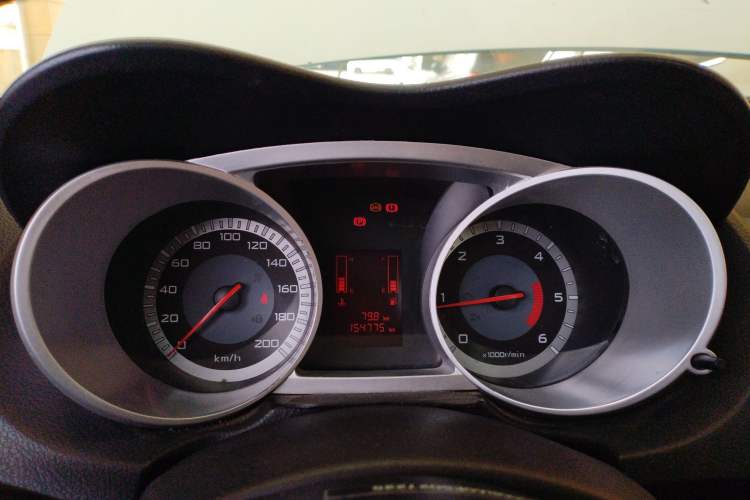 Used Land X8 2014 Explorer Edition 2.0T Diesel 4x2 Ultra-Luxury Model Instrument Cluster