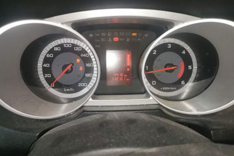 Used Land X8 2014 Explorer Edition 2.0T Diesel 4x2 Ultra-Luxury Model Instrument Cluster