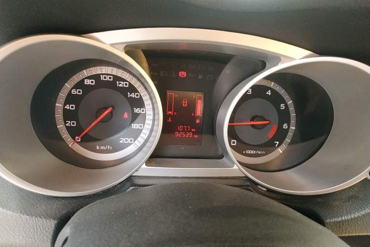 Used Land X8 2014 Explorer Edition 2.0T Gasoline 4x2 Luxury Model Instrument Cluster