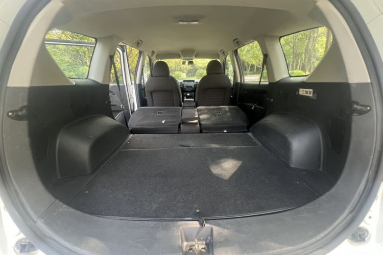 Used Land X8 2014 Explorer Edition 2.4L Gasoline 4x4 Luxury Model Interior 10