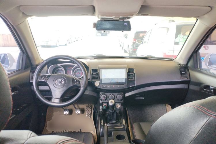 Used Land X8 2014 Explorer Edition 2.0T Diesel 4x2 Ultra-Luxury Model Interior 2