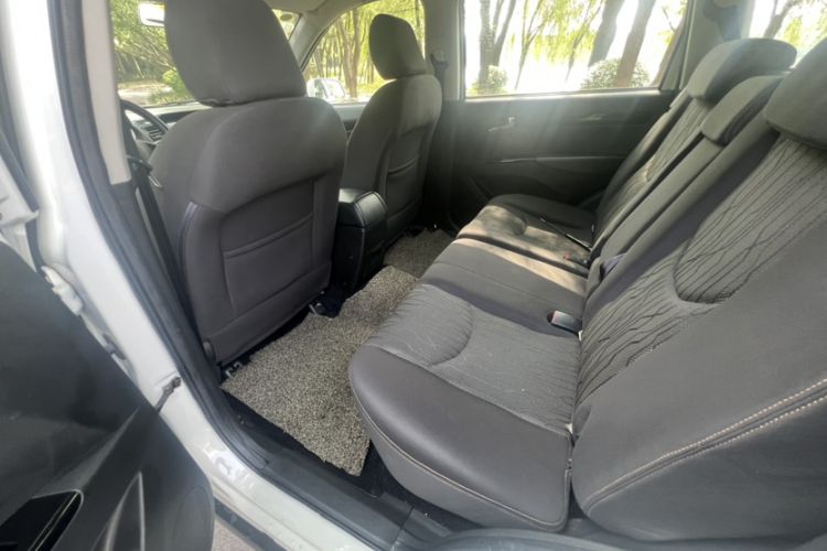 Used Land X8 2014 Explorer Edition 2.4L Gasoline 4x4 Luxury Model Interior 4