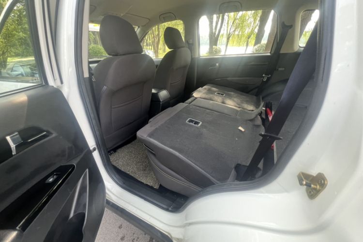 Used Land X8 2014 Explorer Edition 2.4L Gasoline 4x4 Luxury Model Interior 9