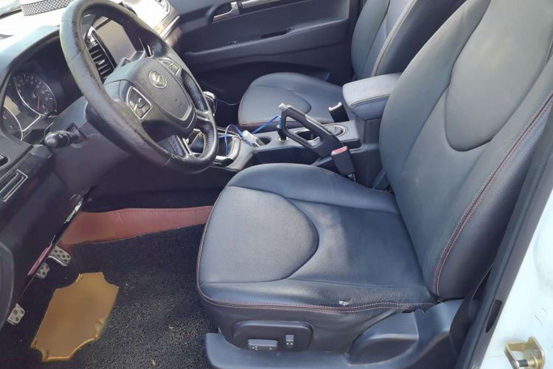 Used Land X8 2014 Explorer Edition 2.0T Gasoline 4x2 Ultra-Luxury Model Left Front Seat