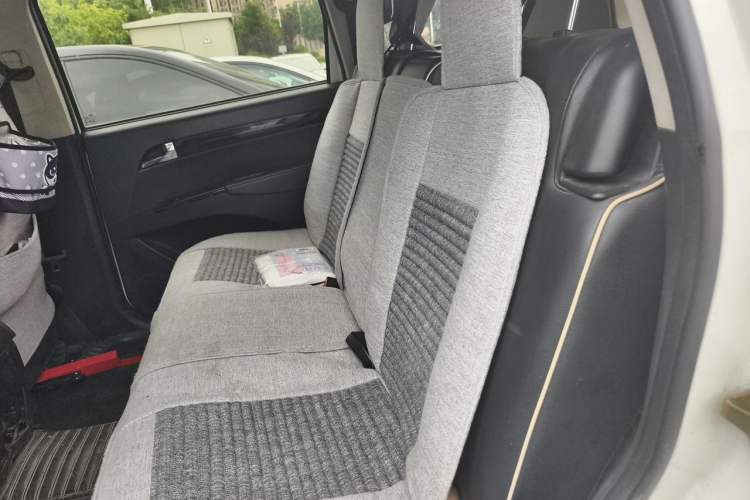 Used Land X8 2014 Explorer Edition 2.0T Diesel 4x2 Luxury Model Left Rear Seat