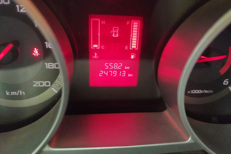 Used Land X8 2014 Explorer Edition 2.5T Diesel 4x4 Ultra-Luxury Model
