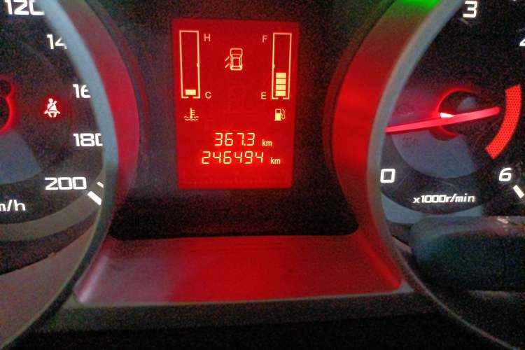 Used Land X8 2014 Explorer Edition 2.0T Diesel 4x4 Luxury Model Odometer Close Up