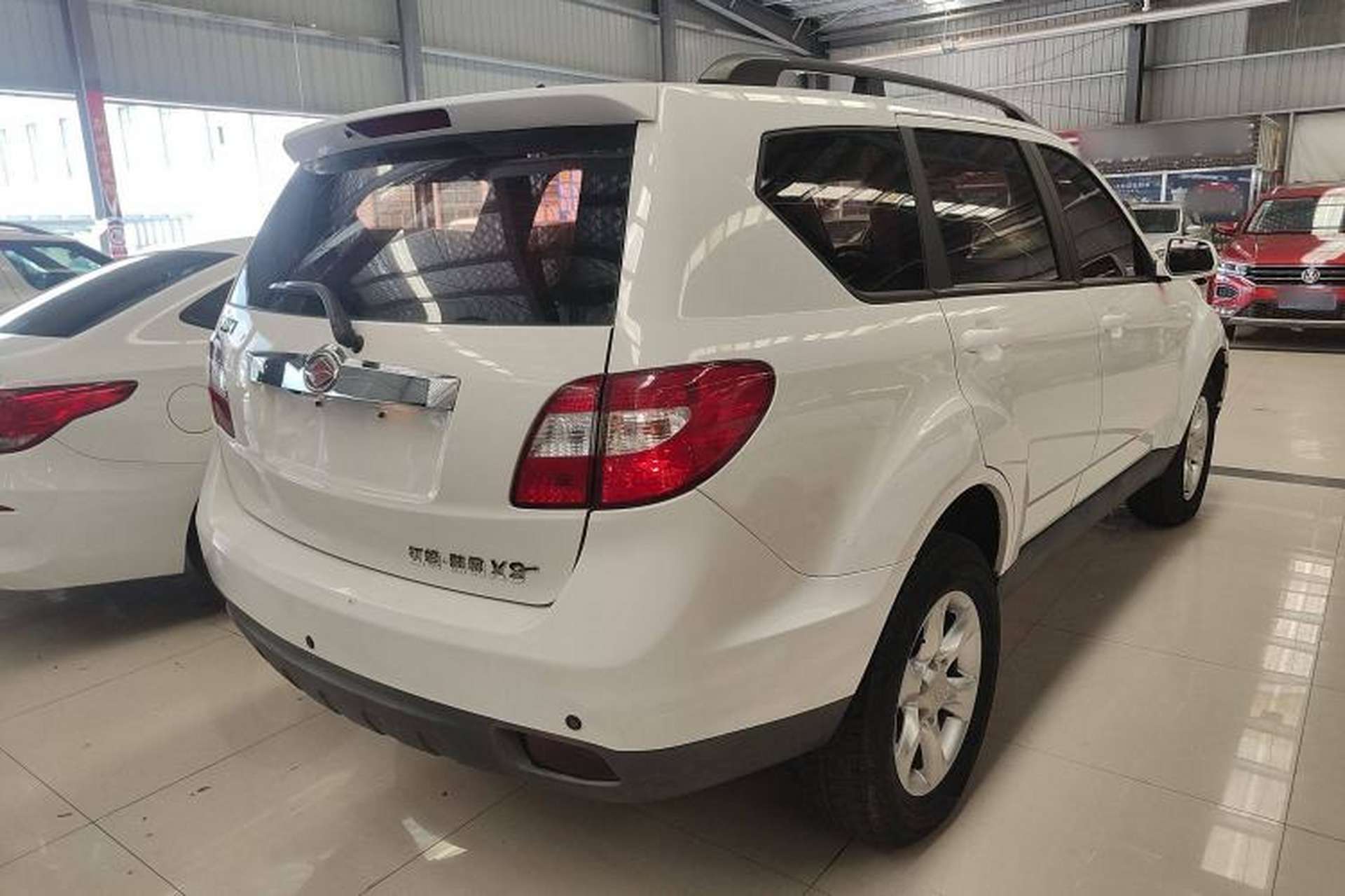 Used Land X8 2014 Explorer Edition 2.0L Urban Pioneer Version Rear Right 45 Deg