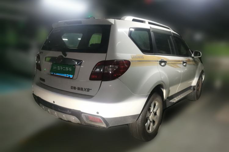 Used Land X8 2014 Explorer Edition 2.0T Diesel 4x2 Ultra-Luxury Model Rear Right 45 Deg