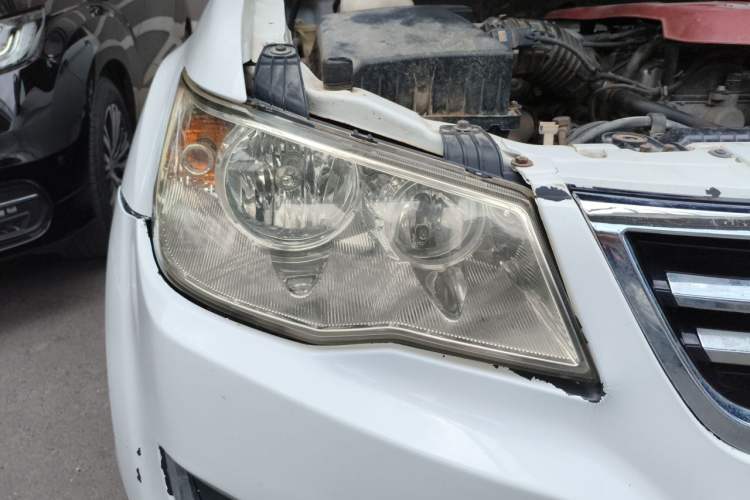 Used Land X8 2014 Explorer Edition 2.0T Gasoline 4x4 Ultra-Luxury Model Right Front Headlight