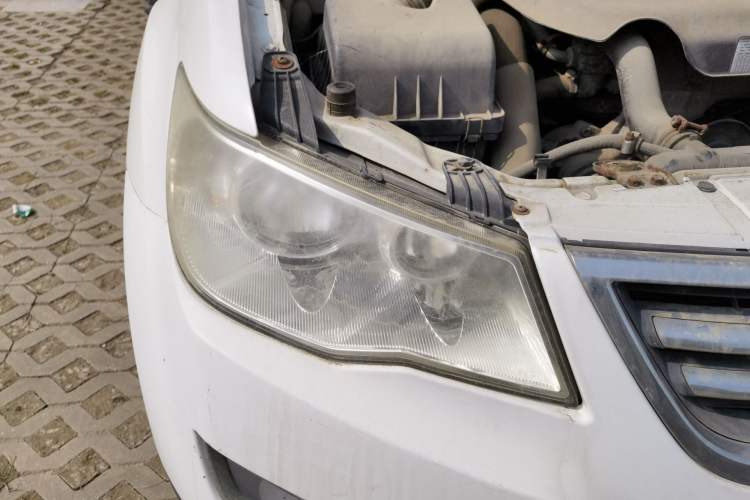 Used Land X8 2014 Explorer Edition 2.0T Diesel 4x2 Ultra-Luxury Model Right Front Headlight