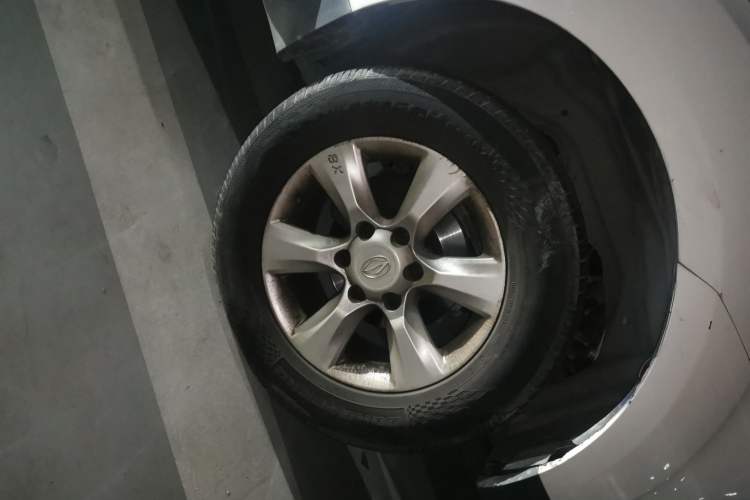 Used Land X8 2014 Explorer Edition 2.0T Diesel 4x2 Ultra-Luxury Model Right Front Wheel Hub