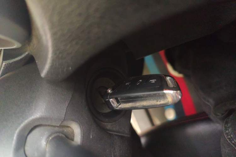 Used Land X8 2014 Explorer Edition 2.5T Diesel 4x4 Ultra-Luxury Model
