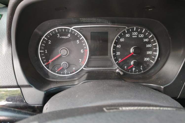 Used Land X8 2015 Explorer Edition 2.0T Gasoline 4x2 Luxury Model Odometer Close Up