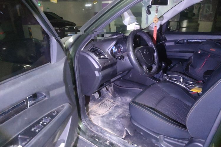 Used Land X8 2015 Explorer Edition 2.0T Diesel 4x4 Luxury Model Driver Seat