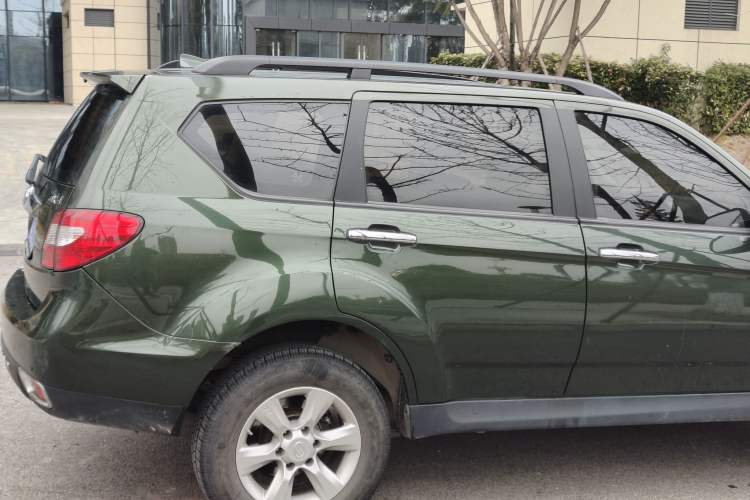 Used Land X8 2015 Explorer Edition 2.0T Diesel 4x4 Luxury Model Exterior 6