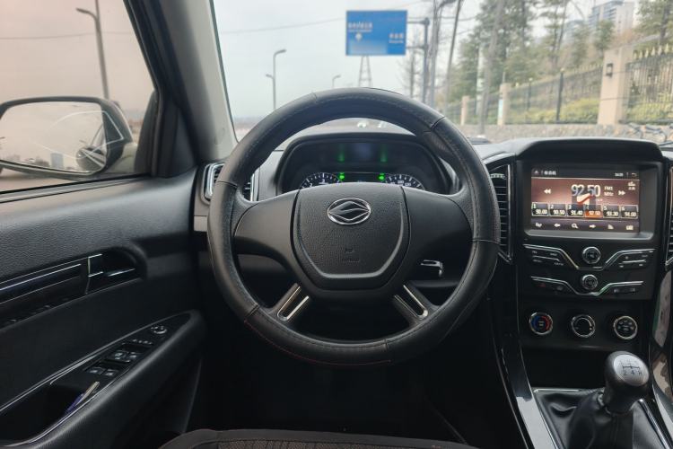 Used Land X8 2015 Explorer Edition 2.0T Diesel 4x4 Luxury Model Steering Wheel