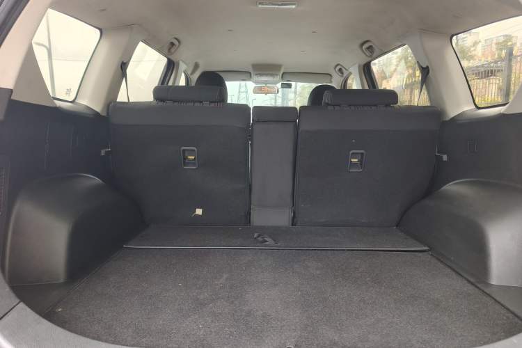 Used Land X8 2015 Explorer Edition 2.0T Diesel 4x4 Luxury Model Trunk