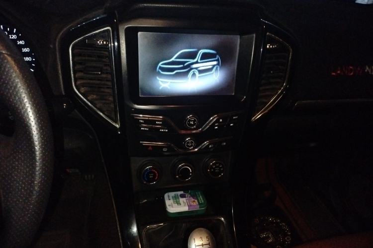 Used Land X8 2015 Explorer Edition 2.0T Diesel 4x2 Luxury Model Audio And AC Panel