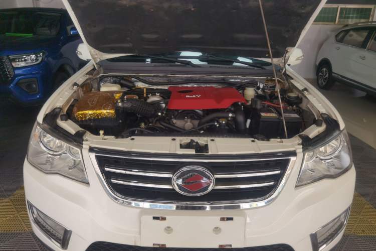 Used Land X8 2015 Explorer Edition 2.0T Gasoline 4x2 Ultra-Luxury Model Engine Bay