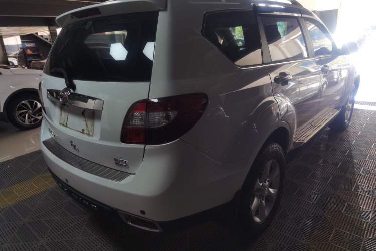 Used Land X8 2015 Explorer Edition 2.0T Gasoline 4x2 Ultra-Luxury Model Exterior 5