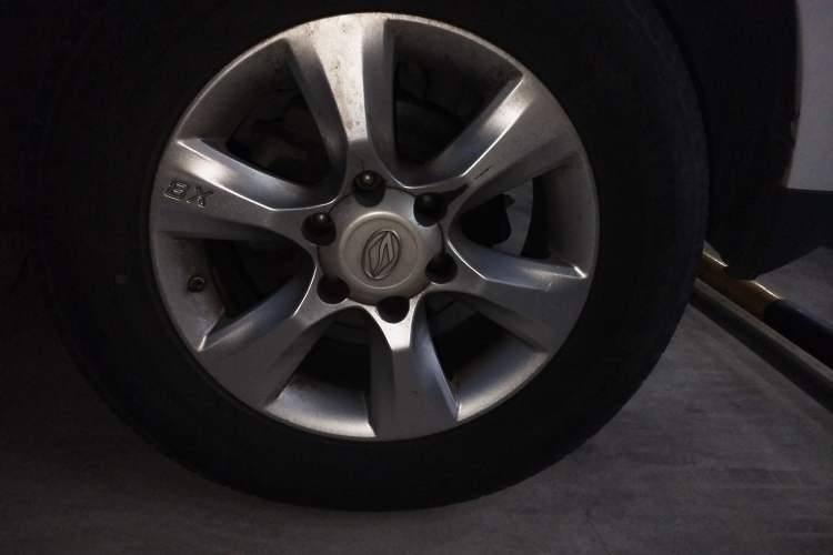 Used Land X8 2015 Explorer Edition 2.0T Diesel 4x2 Luxury Model Exterior 7