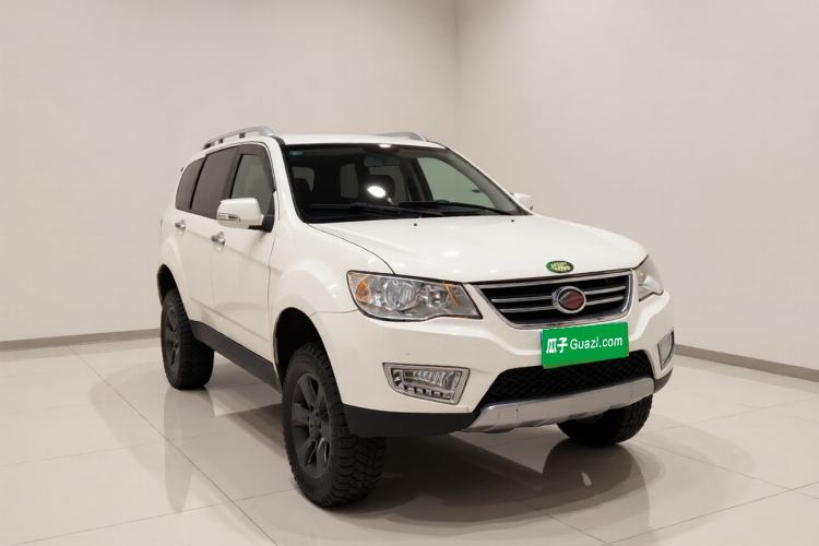 Used Land X8 2015 Explorer Edition 2.0T Gasoline 4x4 Ultra-Luxury Model Front Right 45 Deg