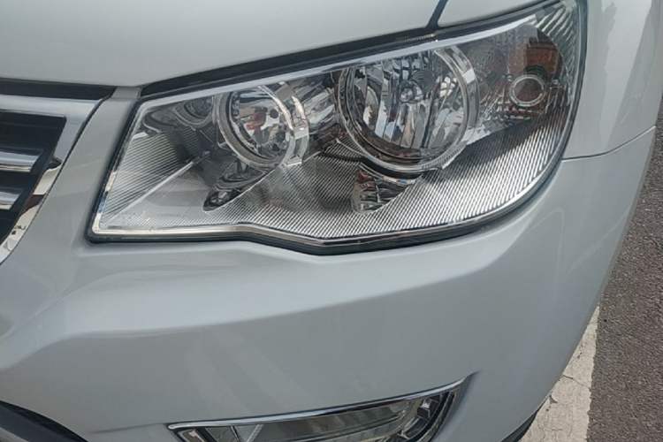 Used Land X8 2015 Explorer Edition 2.0T Gasoline 4x2 Luxury Model Left Front Headlight