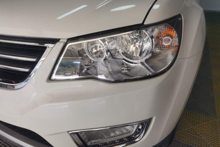 Used Land X8 2015 Explorer Edition 2.0T Gasoline 4x2 Ultra-Luxury Model Left Front Headlight