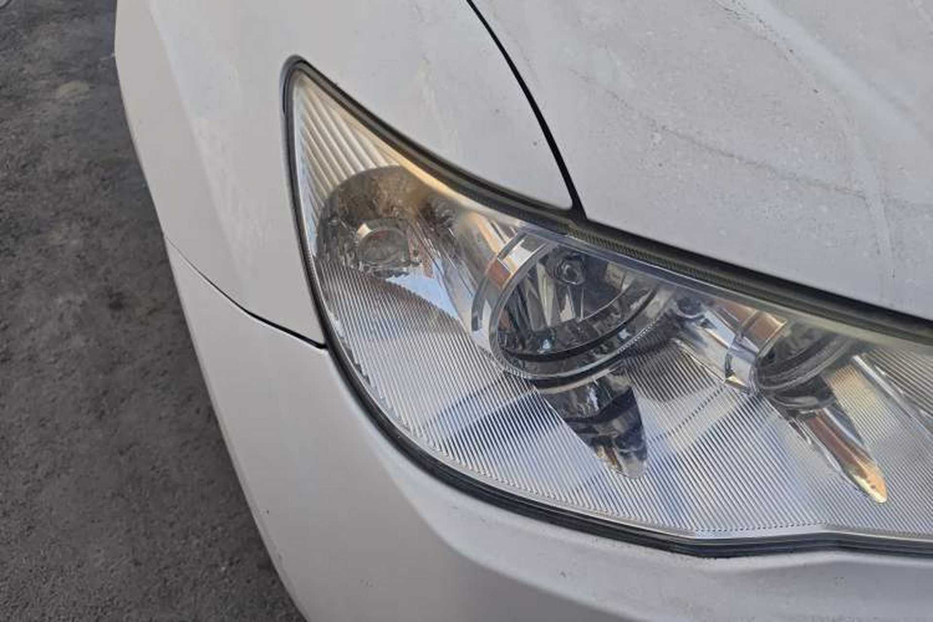 Used Land X8 2015 Explorer Edition 2.0T Gasoline 4x4 Ultra-Luxury Model Right Front Headlight