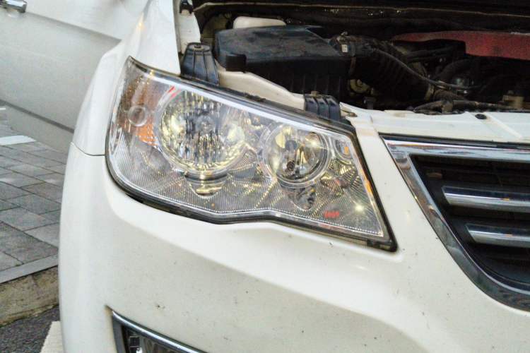 Used Land X8 2015 Explorer Edition 2.0T Gasoline 4x4 Ultra-Luxury Model Right Front Headlight