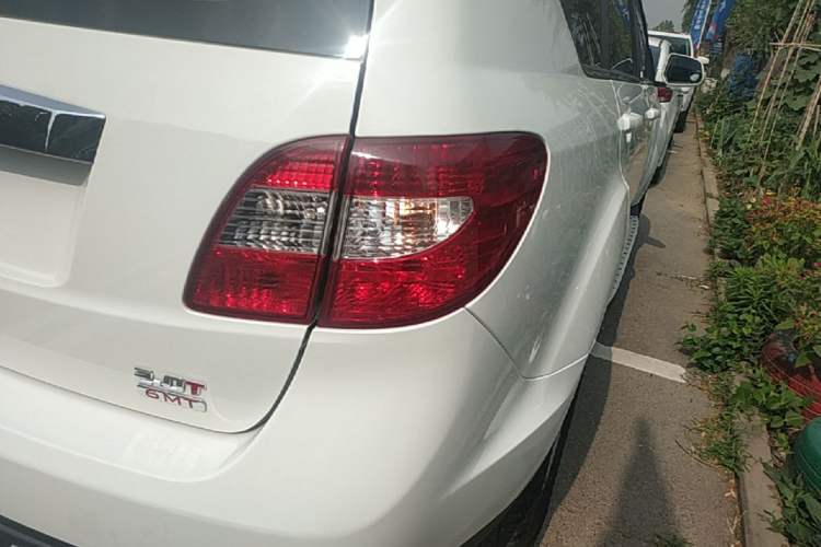 Used Land X8 2015 Explorer Edition 2.0T Gasoline 4x2 Luxury Model Right Rear Taillight